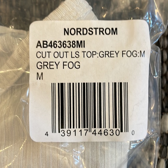 Abound cut out LS top grey fog color. Size medium. NWT - Picture 3 of 5